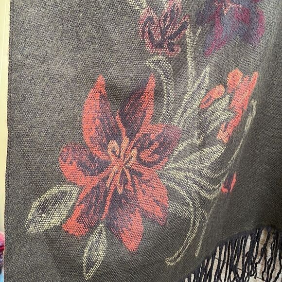 SOFT BROWN FRINGE WRAP WITH FLORAL PRINT - Picture 9 of 9